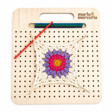Cargar imagen en el visor de la galería, Tabla Bloqueadora Granny Square