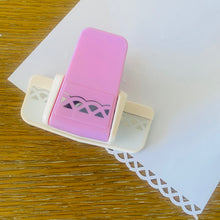 Cargar imagen en el visor de la galería, Perforadora de Bordes tipo Blonda