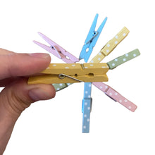 Cargar imagen en el visor de la galería, Pinzas de madera