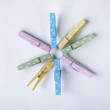 Cargar imagen en el visor de la galería, Pinzas de madera