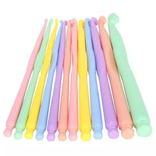 Cargar imagen en el visor de la galería, Set Crochet Plástico