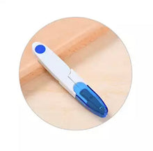 Cargar imagen en el visor de la galería, Tijera corta hilachas color