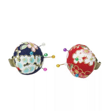 Cargar imagen en el visor de la galería, Anillo porta aguja y alfileres