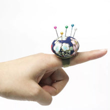 Cargar imagen en el visor de la galería, Anillo porta aguja y alfileres