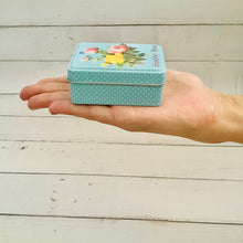 Cargar imagen en el visor de la galería, Cajita hojalata vintage