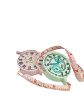 Cargar imagen en el visor de la galería, Cinta de medir retráctil diseño reloj