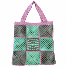 Cargar imagen en el visor de la galería, Bolso Granny Square tejido a crochet
