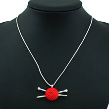Cargar imagen en el visor de la galería, Collar lana y palillos
